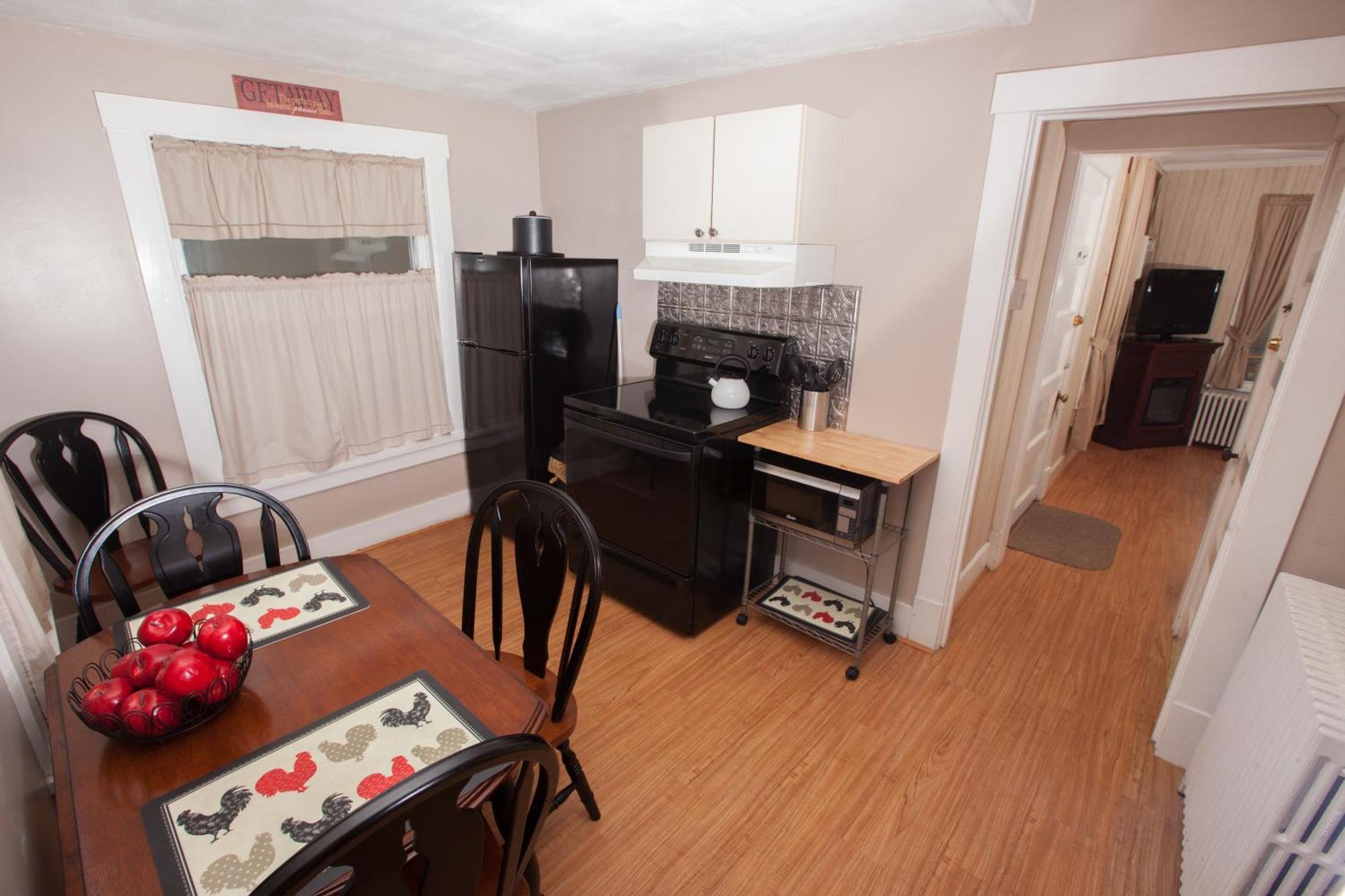 Knotty Pine Motel Bennington Quarto foto